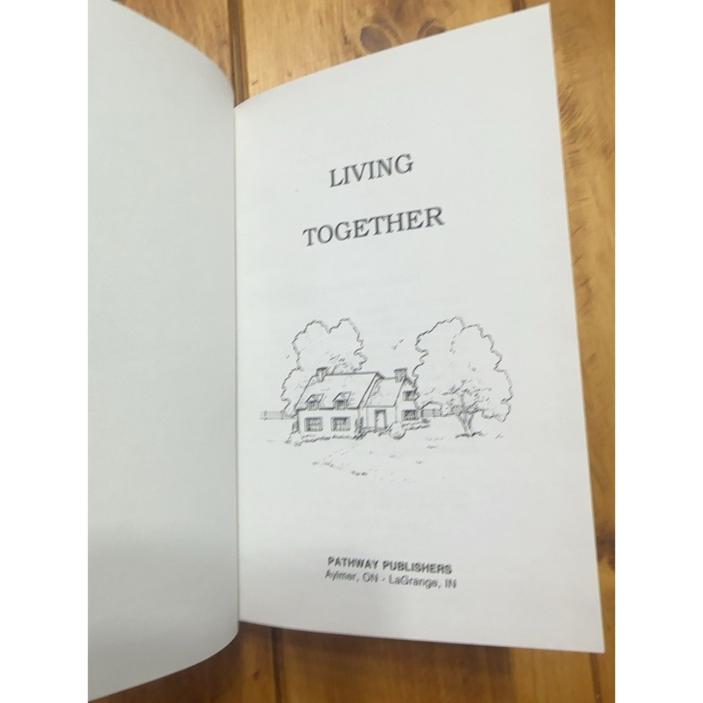 Pathway Publishers Living Together Pathway Reading Series HC 2000 527p Elem - Picture 2 of 6